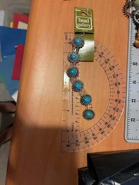 Bead Gallery Dyed Howlite Metal Base Turquoise-Style Cabochon Beaded Bracelet